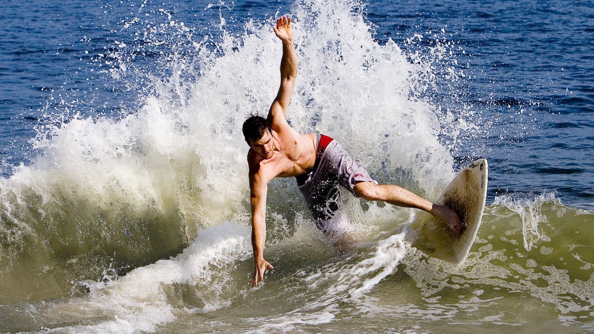 世界青少年滑雪比赛在崇山峻岭中顺利落幕,全国青少年滑雪锦标赛